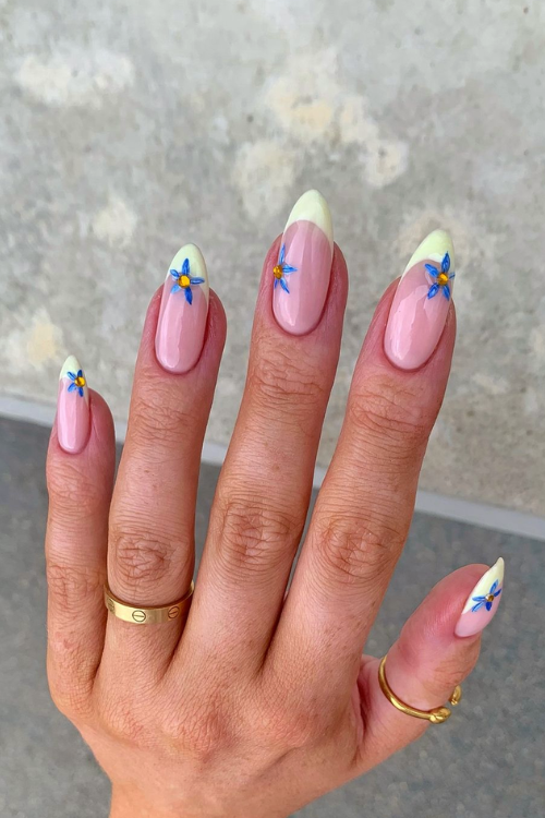 37 Cool Back to School Nails That'll Def Make You the Trendsetter!