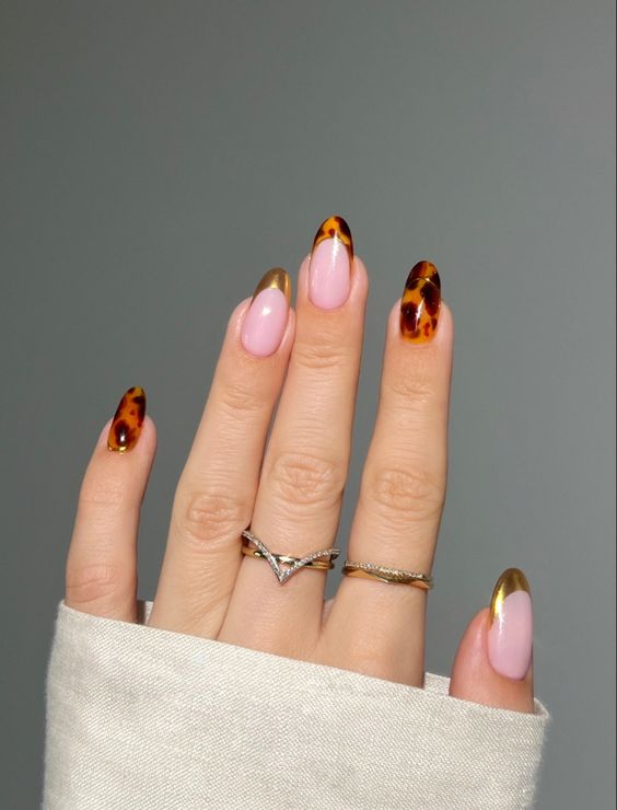 Tortoiseshell and Gold Embellishment Nails