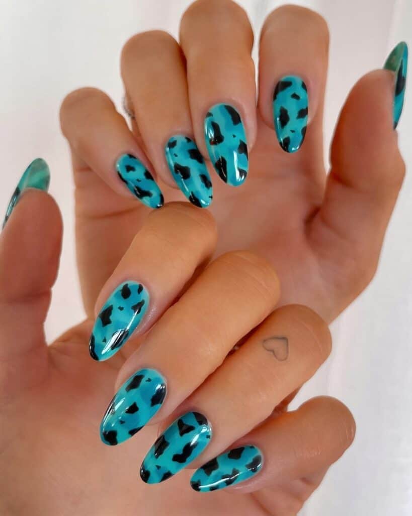 Turquoise Tort Nails 