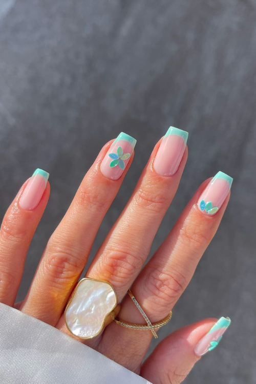 37 Sandy Chic Beach Nails That'll Impress The Hell Out Of People
