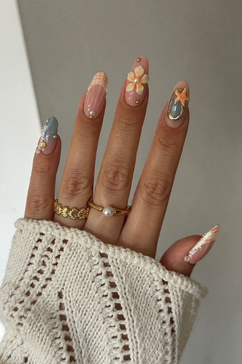 37 Sandy Chic Beach Nails That'll Impress The Hell Out Of People