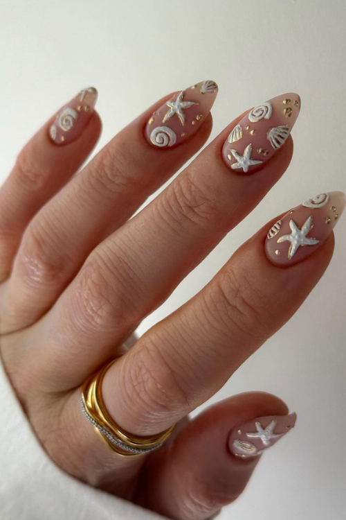 37 Sandy Chic Beach Nails That'll Impress The Hell Out Of People