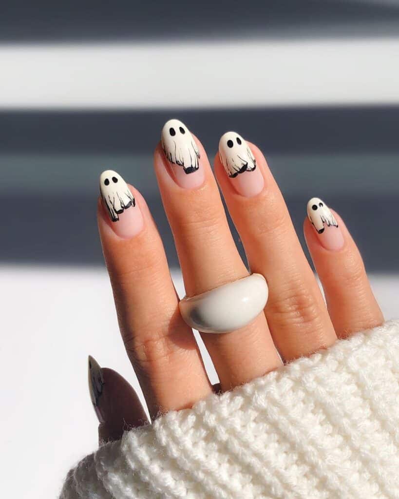 Retro Short Halloween Nails