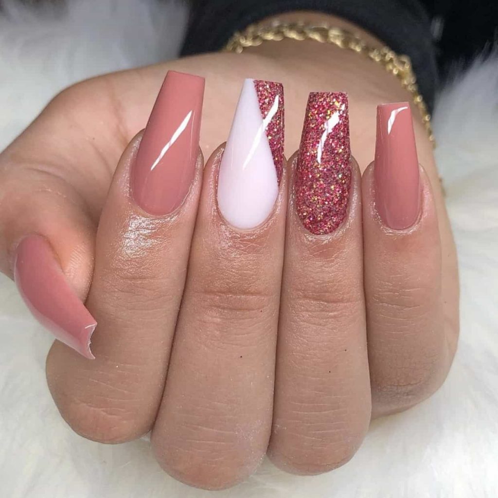 40+ Cute Valentines Nails That Are Trendy AF for 2024