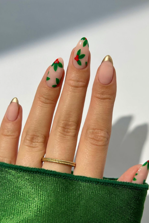 41 Chicest Christmas Nails I'm Taking Straight to My Manicurist
