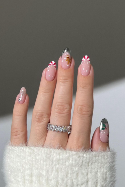 41 Chicest Christmas Nails I'm Taking Straight to My Manicurist