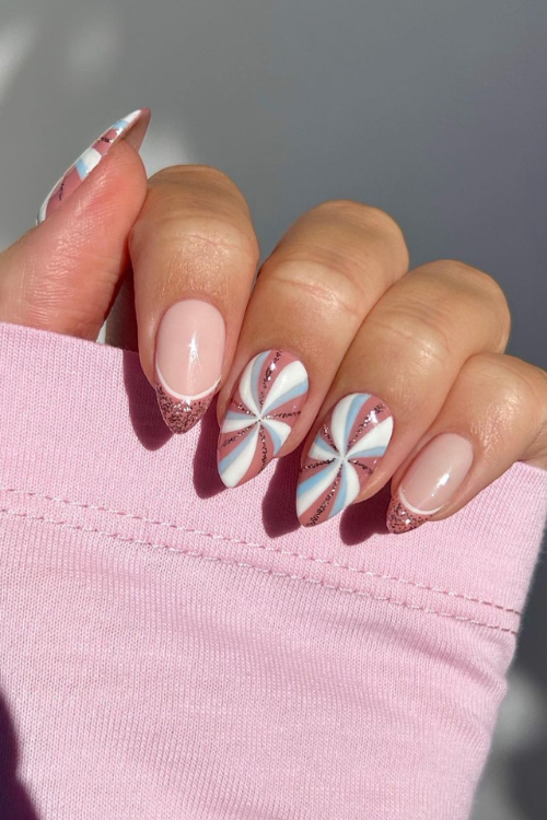 41 Chicest Christmas Nails I'm Taking Straight to My Manicurist