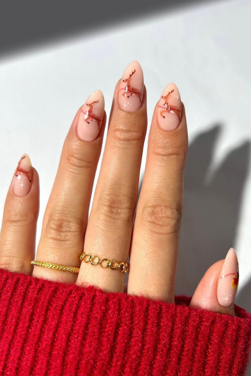 41 Chicest Christmas Nails I'm Taking Straight to My Manicurist
