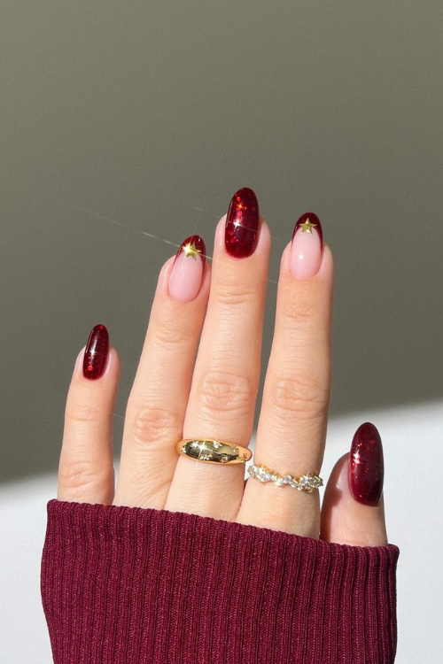 41 Chicest Christmas Nails I'm Taking Straight to My Manicurist