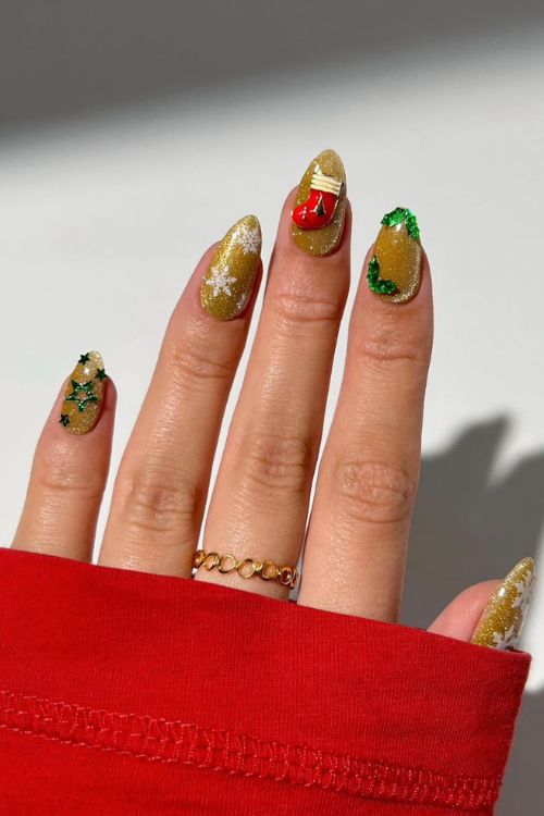 41 Chicest Christmas Nails I'm Taking Straight to My Manicurist