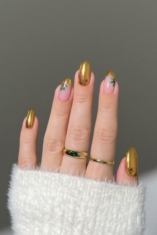 41 Chicest Christmas Nails I'm Taking Straight to My Manicurist