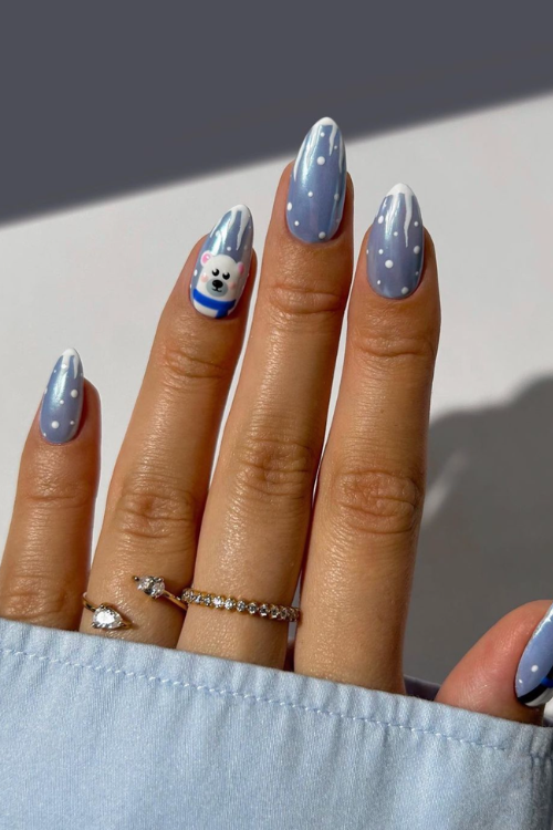 41 Chicest Christmas Nails I'm Taking Straight to My Manicurist