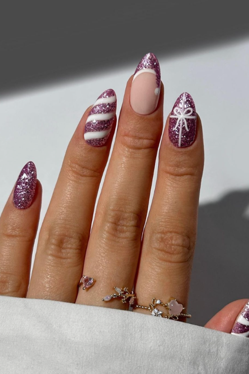 41 Chicest Christmas Nails I'm Taking Straight to My Manicurist
