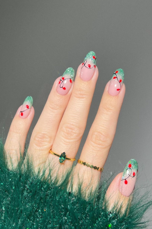 41 Chicest Christmas Nails I'm Taking Straight to My Manicurist
