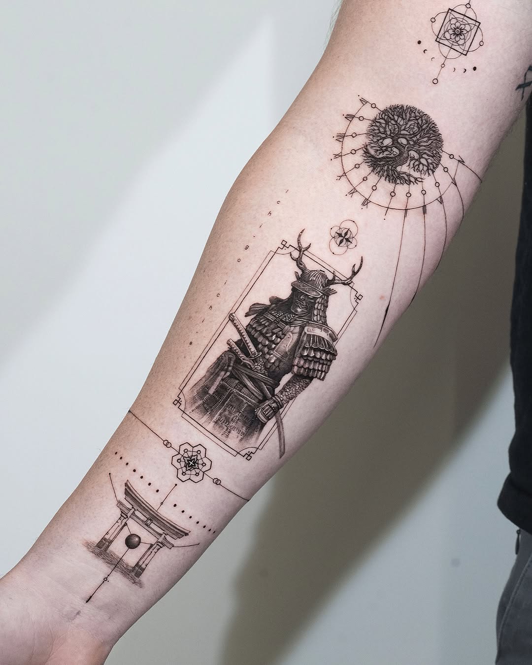 Intricate Samurai Design with Radiant Geometric Elements