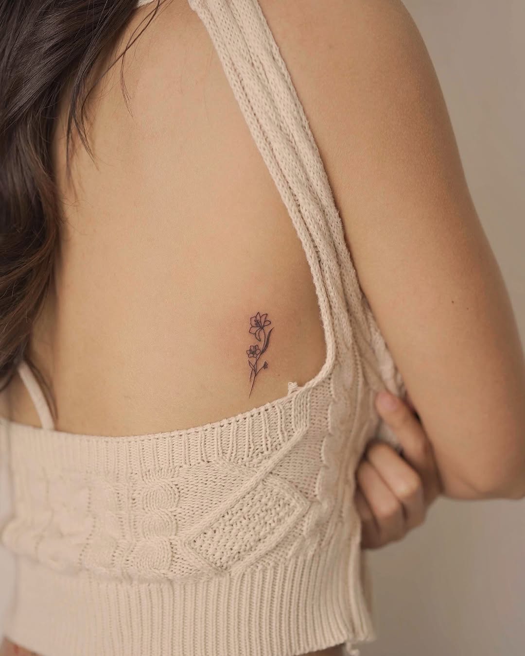 Delicate floral design on back skin