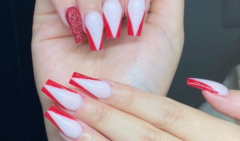 25 Winter Acrylic Nails 2025–2026 Designs and Ideas