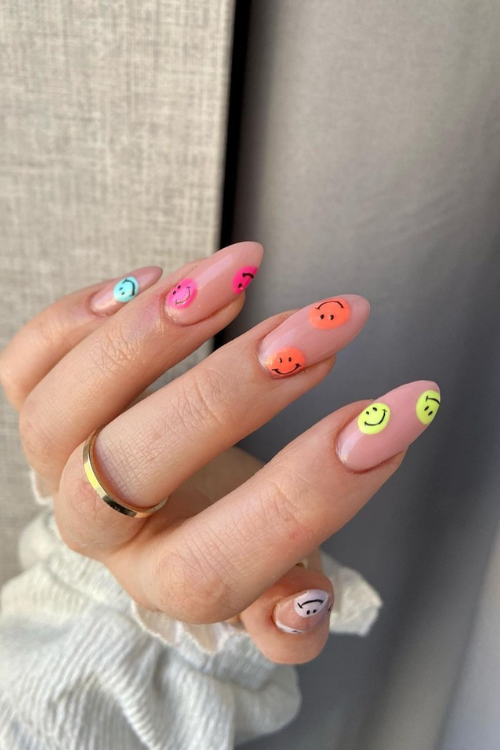 Feeling Happy? These 24 Smiley Face Nails Will Keep You in a Good Mood