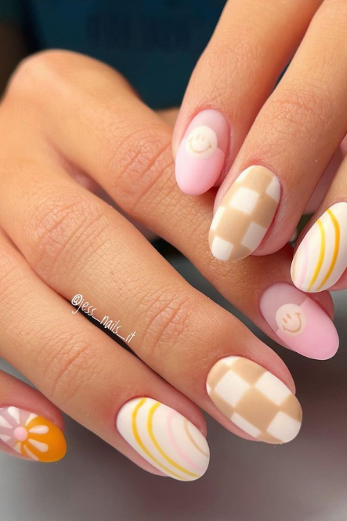 Feeling Happy? These 24 Smiley Face Nails Will Keep You in a Good Mood