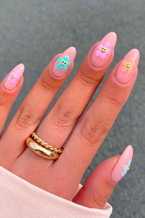 Feeling Happy? These 24 Smiley Face Nails Will Keep You in a Good Mood