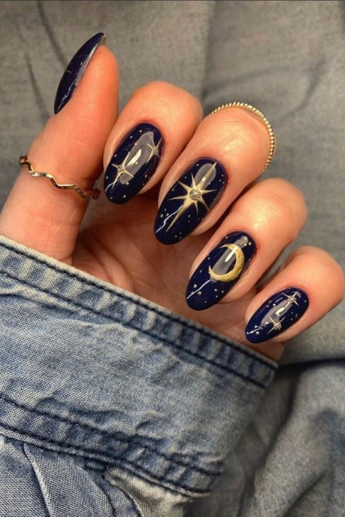Not Your Basic Mani—These 29 Dark Nail Designs Eat Every Time