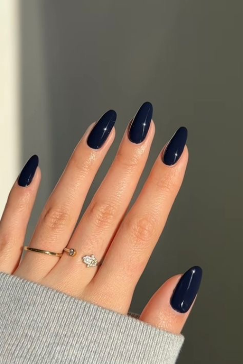 Not Your Basic Mani—These 29 Dark Nail Designs Eat Every Time