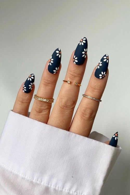 Not Your Basic Mani—These 29 Dark Nail Designs Eat Every Time