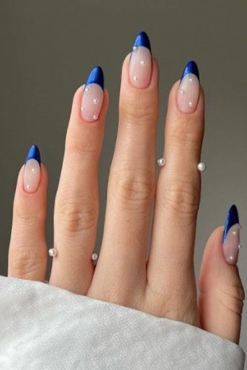 Not Your Basic Mani—These 29 Dark Nail Designs Eat Every Time