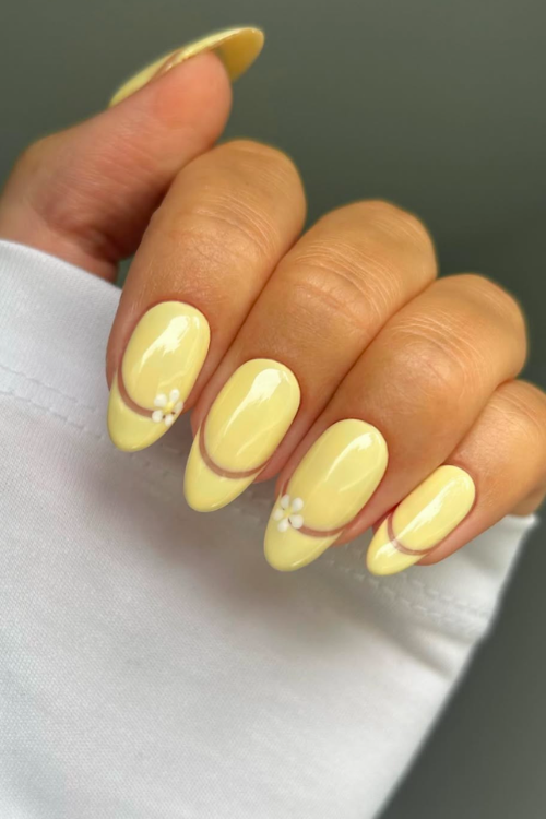 Obsessed? Same. Here Are 29 Butter Yellow Nails You Need Right Now!