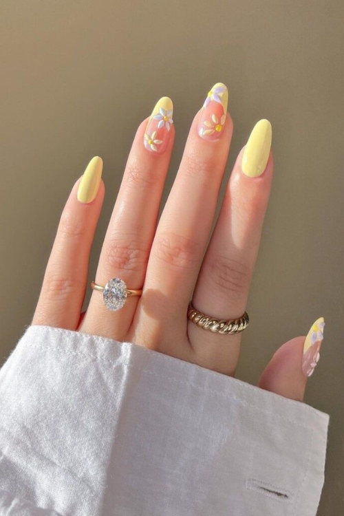 Obsessed? Same. Here Are 29 Butter Yellow Nails You Need Right Now!