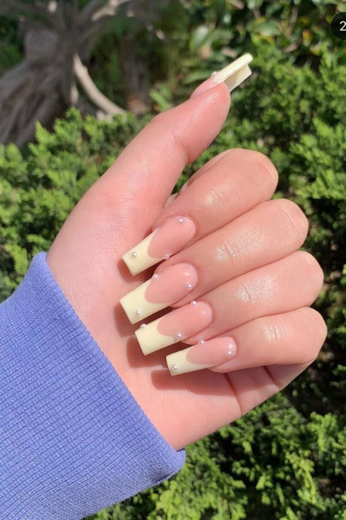 Obsessed? Same. Here Are 29 Butter Yellow Nails You Need Right Now!