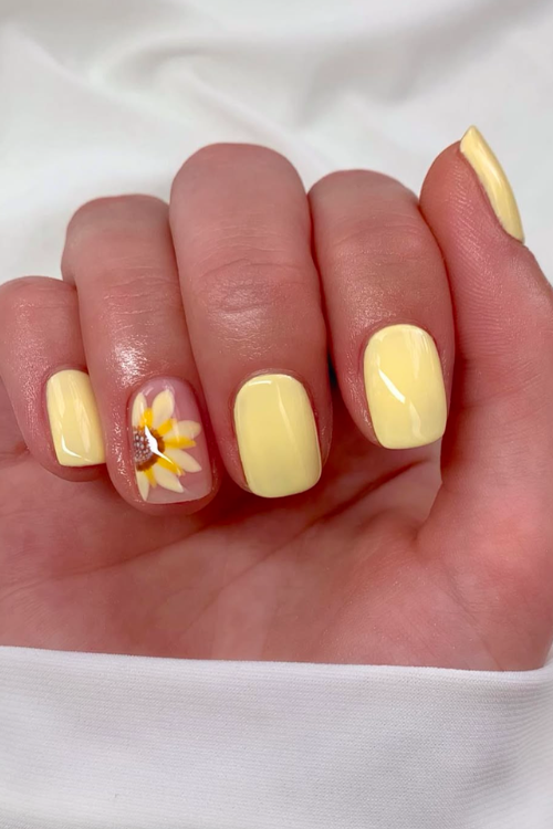 Obsessed? Same. Here Are 29 Butter Yellow Nails You Need Right Now!