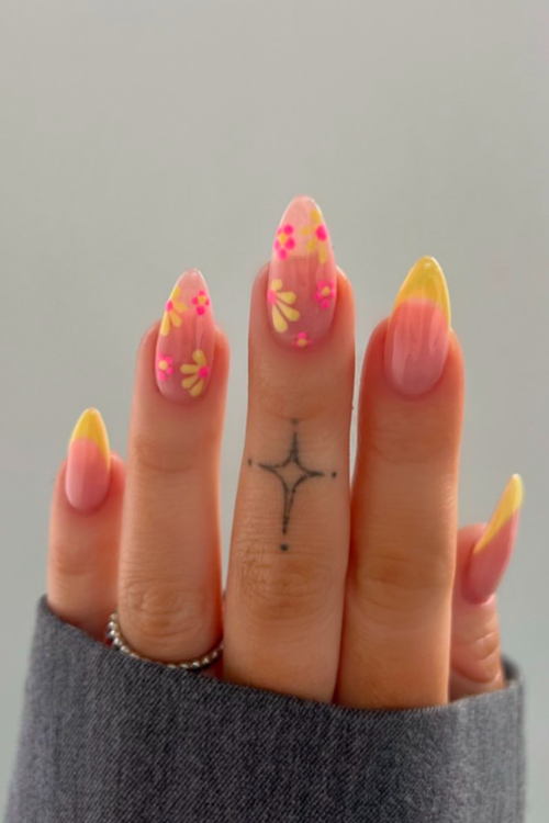 Obsessed? Same. Here Are 29 Butter Yellow Nails You Need Right Now!