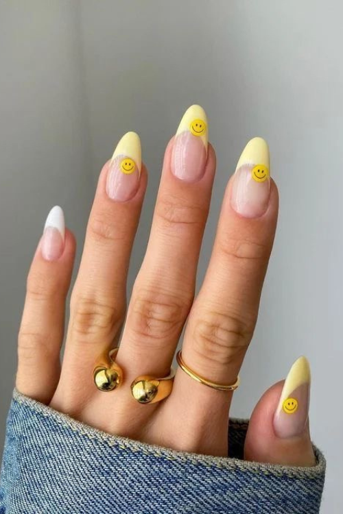 Obsessed? Same. Here Are 29 Butter Yellow Nails You Need Right Now!