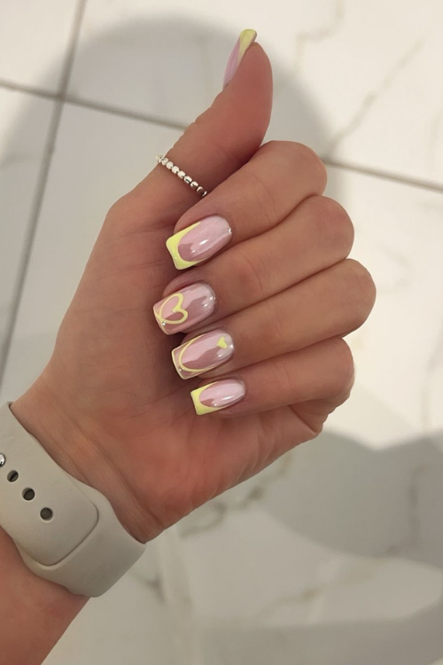 Sleek, Glossy, Irresistible – These Glazed Donut Nails Will Have You Dripping in Style