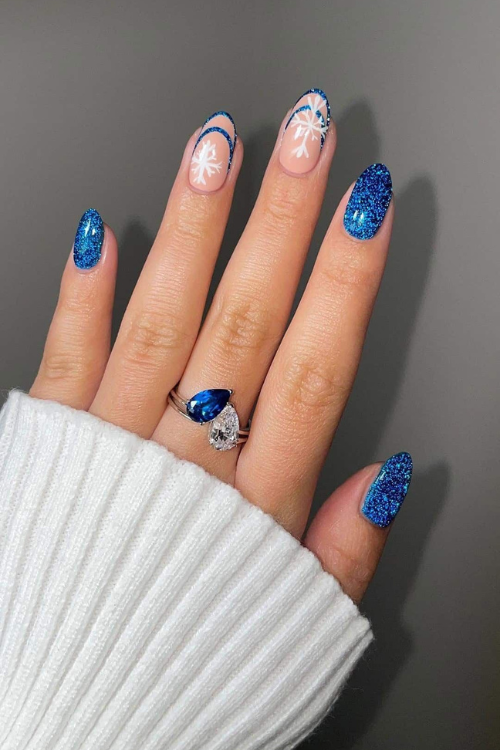 These 24 Frosty Blue Christmas Nails Are So Pretty It Hurts