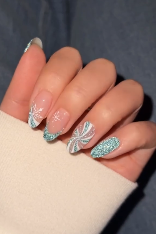 These 24 Frosty Blue Christmas Nails Are So Pretty It Hurts
