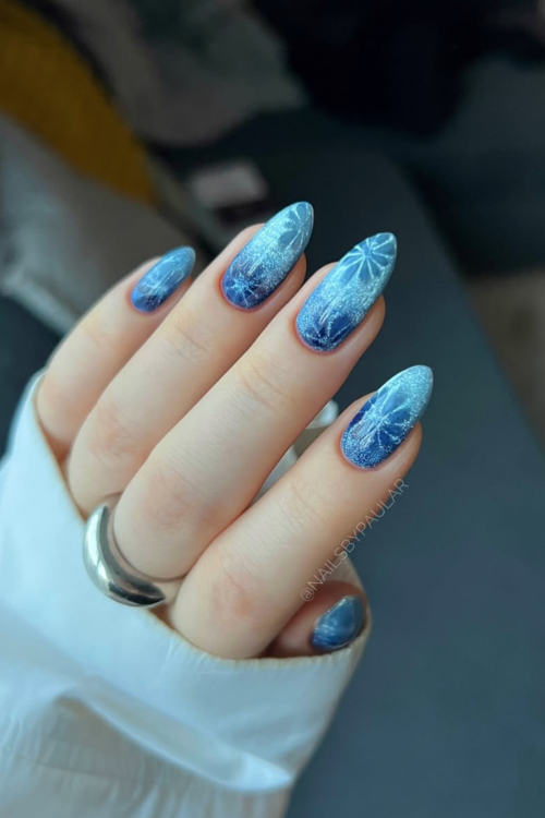 These 24 Frosty Blue Christmas Nails Are So Pretty It Hurts