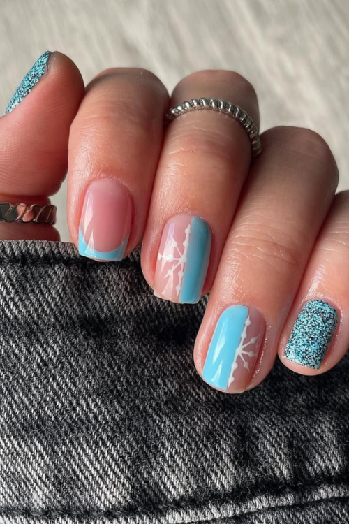 These 24 Frosty Blue Christmas Nails Are So Pretty It Hurts