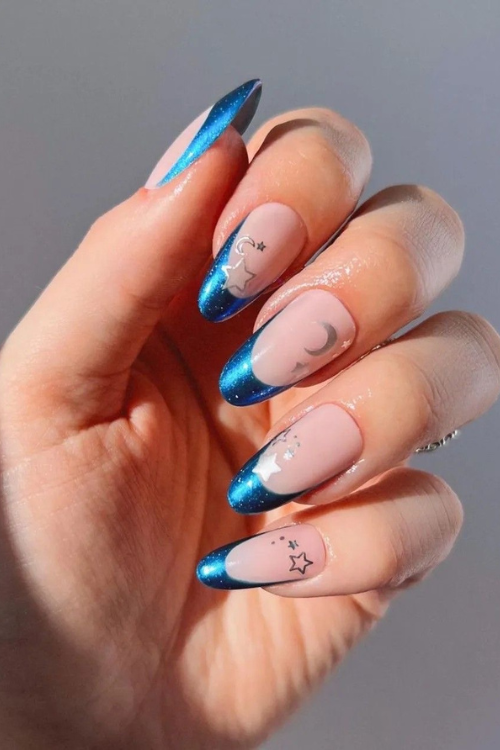 These 24 Frosty Blue Christmas Nails Are So Pretty It Hurts